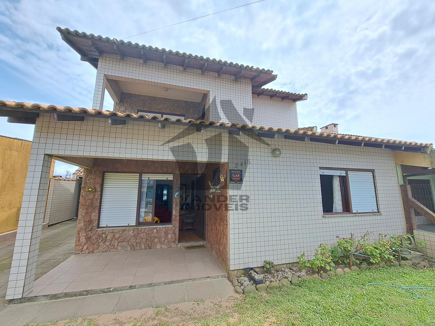 Casa à venda com 4 quartos, 300m² - Foto 1