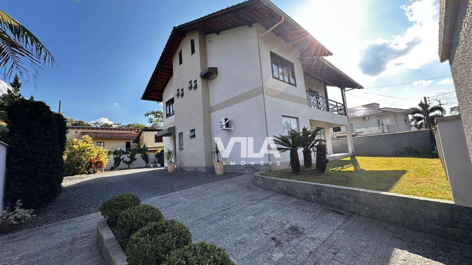 Casa à venda com 6 quartos, 305m² - Foto 3