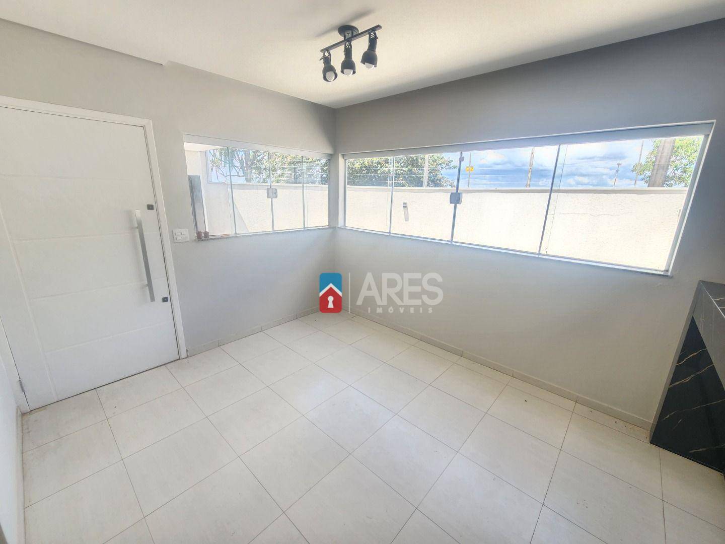 Casa à venda com 3 quartos, 139m² - Foto 4