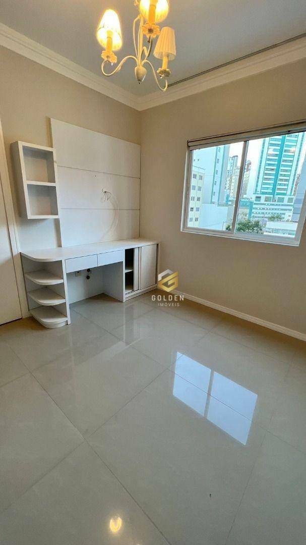 Apartamento à venda com 3 quartos, 122m² - Foto 11