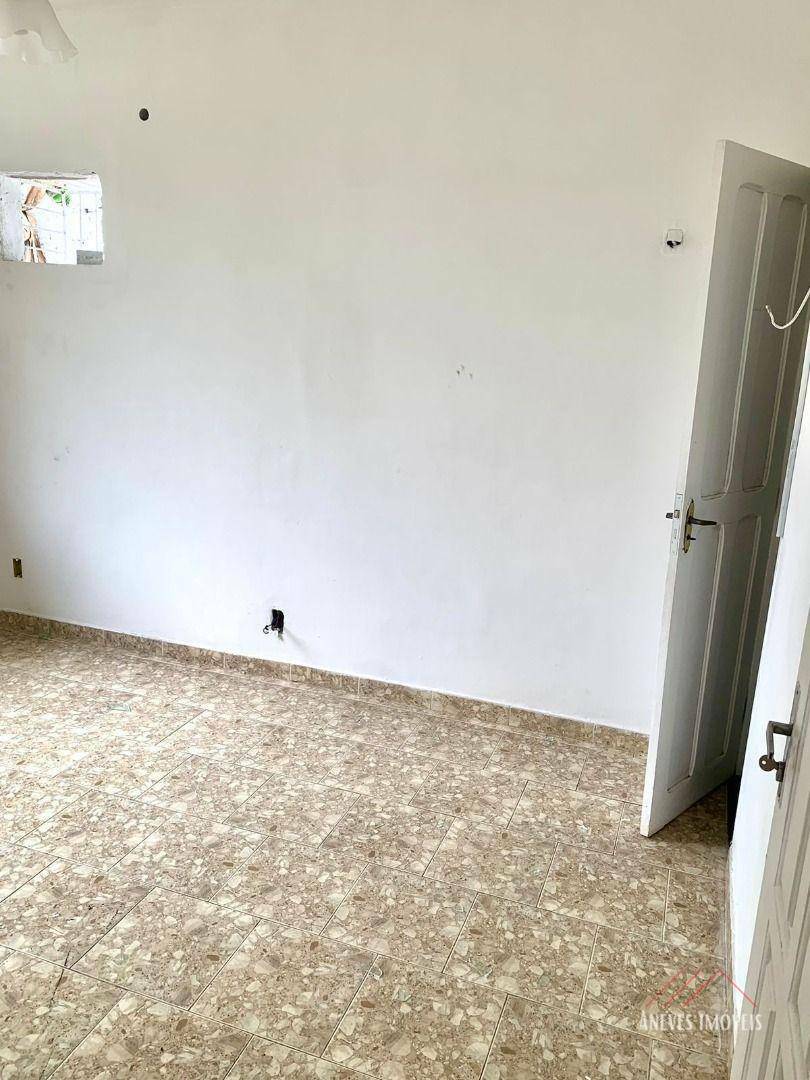 Casa para alugar com 3 quartos, 200m² - Foto 10