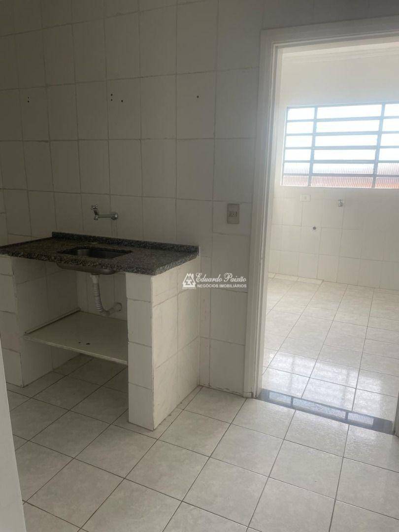 Apartamento para alugar com 2 quartos, 90m² - Foto 6