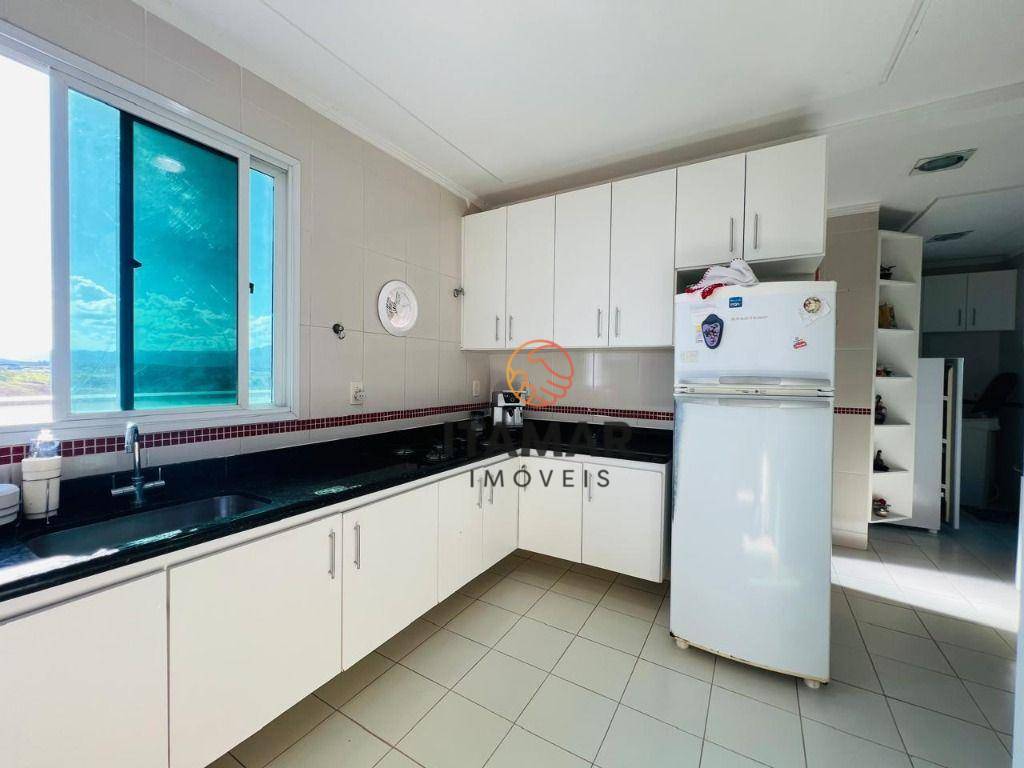Cobertura à venda com 3 quartos, 200m² - Foto 1