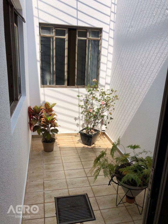Casa à venda com 3 quartos, 200m² - Foto 23
