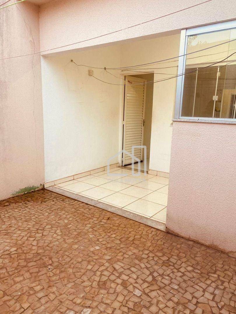 Casa à venda com 3 quartos, 1m² - Foto 14