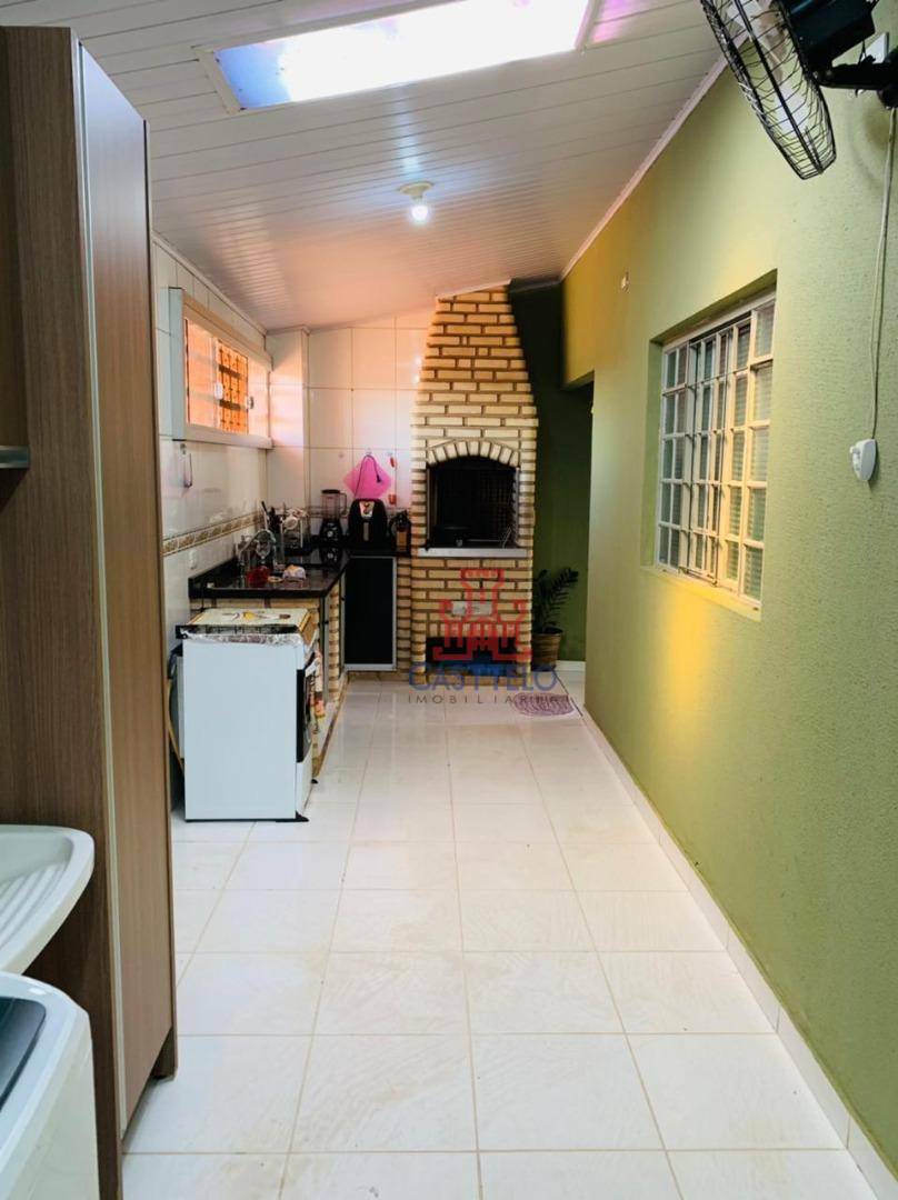 Casa à venda com 2 quartos, 90m² - Foto 14