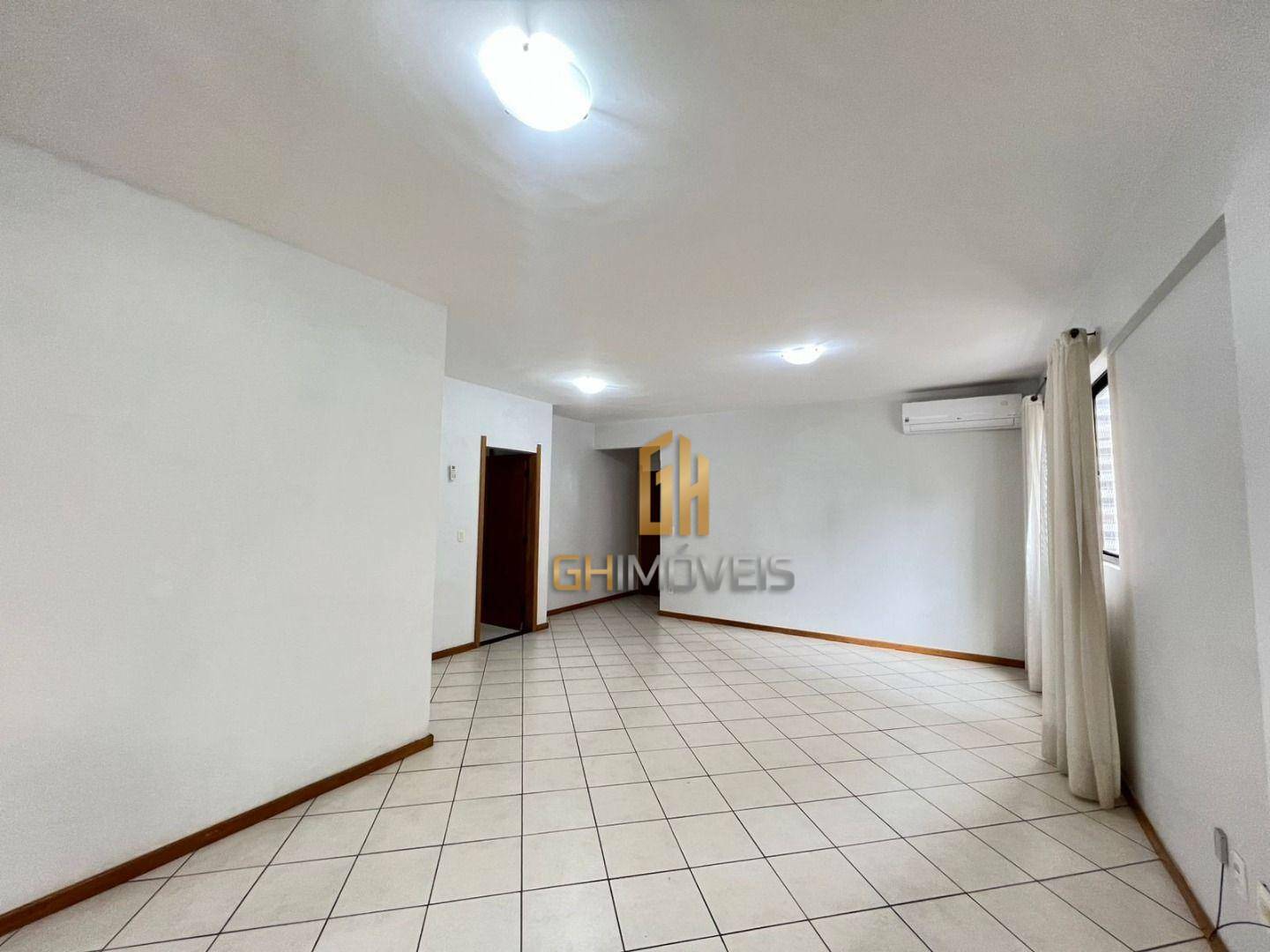 Apartamento à venda com 3 quartos, 121m² - Foto 3