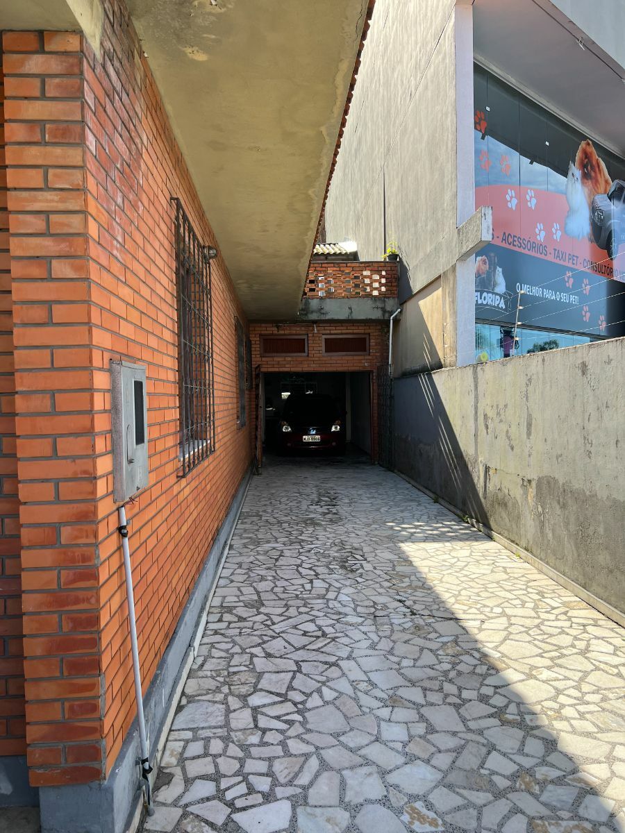 Casa à venda e aluguel com 4 quartos, 240m² - Foto 3