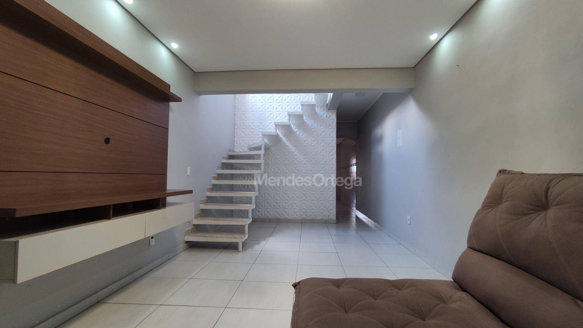 Casa à venda com 3 quartos, 212m² - Foto 4