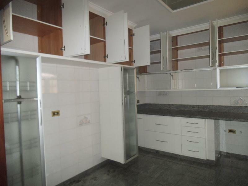 Casa para alugar com 4 quartos, 549m² - Foto 11