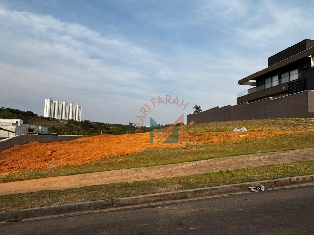 Loteamento e Condomínio, 1000 m² - Foto 1