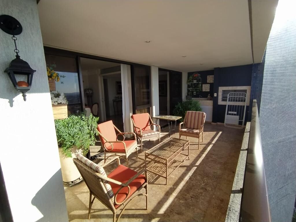 Apartamento à venda com 4 quartos, 250m² - Foto 3