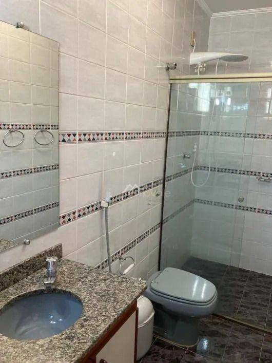 Casa de Condomínio para alugar com 6 quartos, 300m² - Foto 36