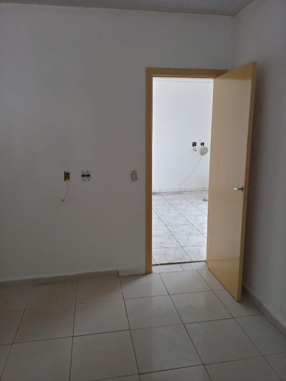 Casa à venda com 5 quartos, 240m² - Foto 22