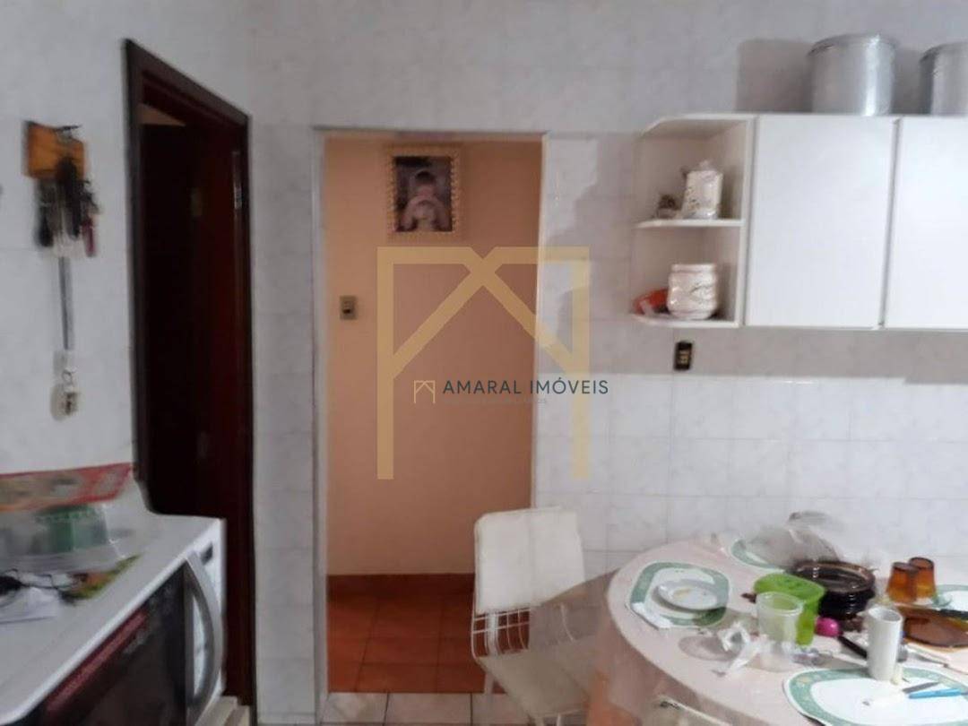 Casa à venda com 3 quartos, 180m² - Foto 13