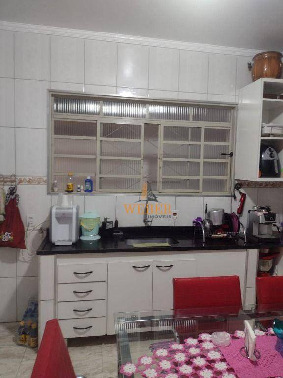 Casa à venda com 3 quartos, 200m² - Foto 2