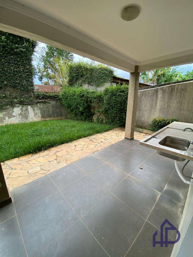 Casa para alugar com 3 quartos, 248m² - Foto 15
