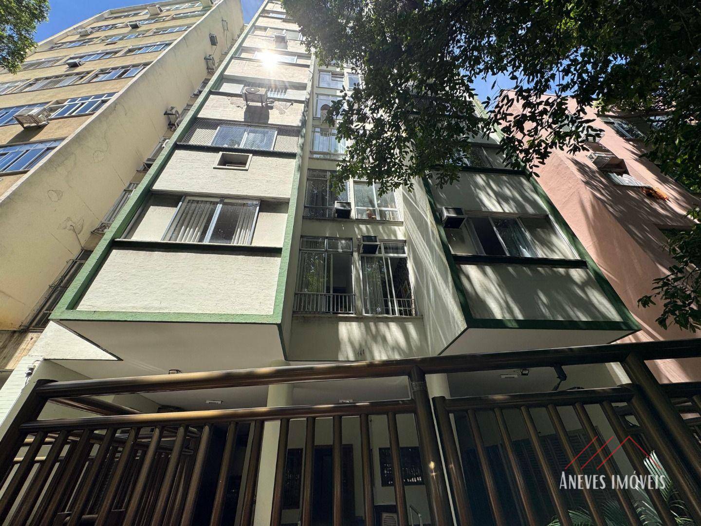 Apartamento à venda com 2 quartos, 71m² - Foto 2