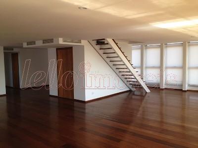 Apartamento para alugar com 4 quartos, 528m² - Foto 1