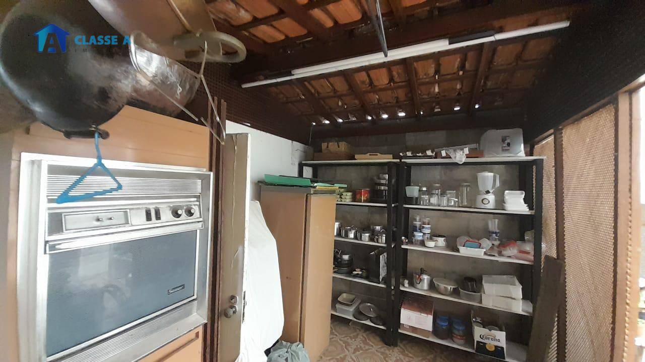 Casa à venda com 3 quartos, 200m² - Foto 24