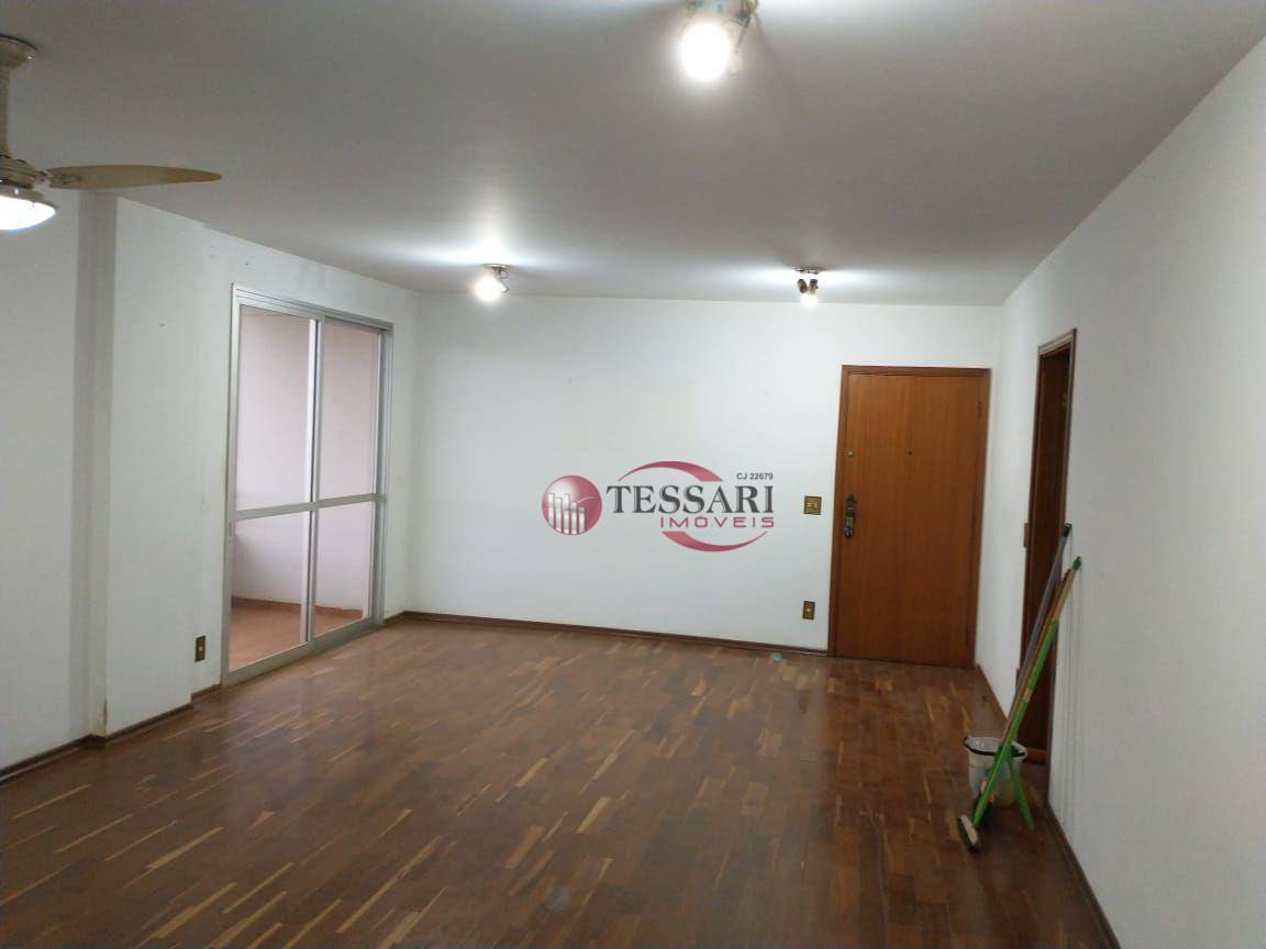 Apartamento à venda com 3 quartos, 145m² - Foto 1