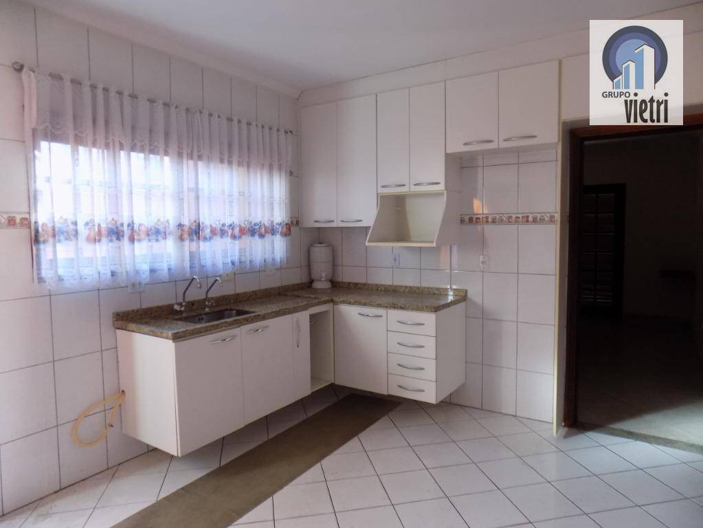 Casa à venda com 3 quartos, 110m² - Foto 2