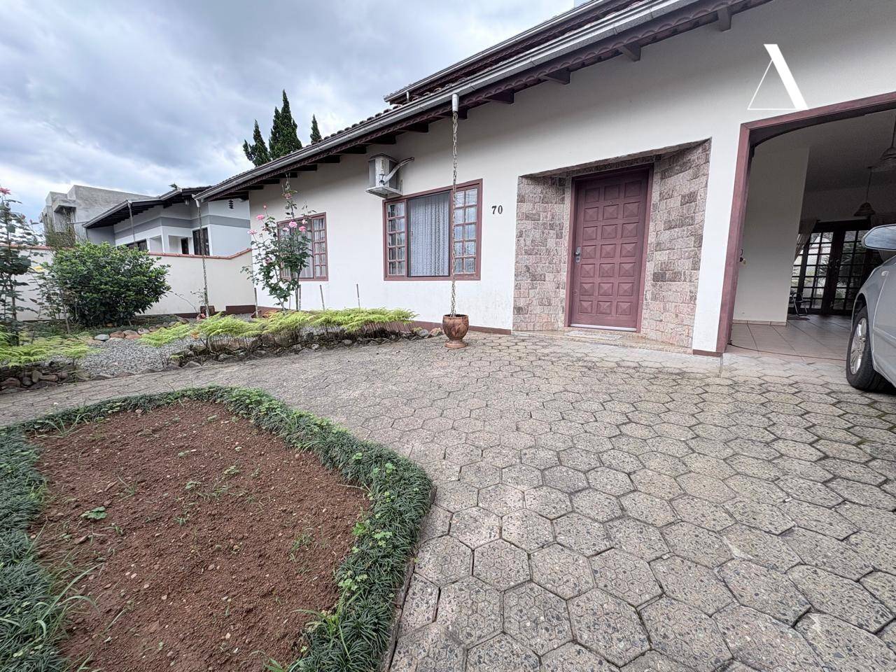 Casa, 4 quartos, 240 m² - Foto 1