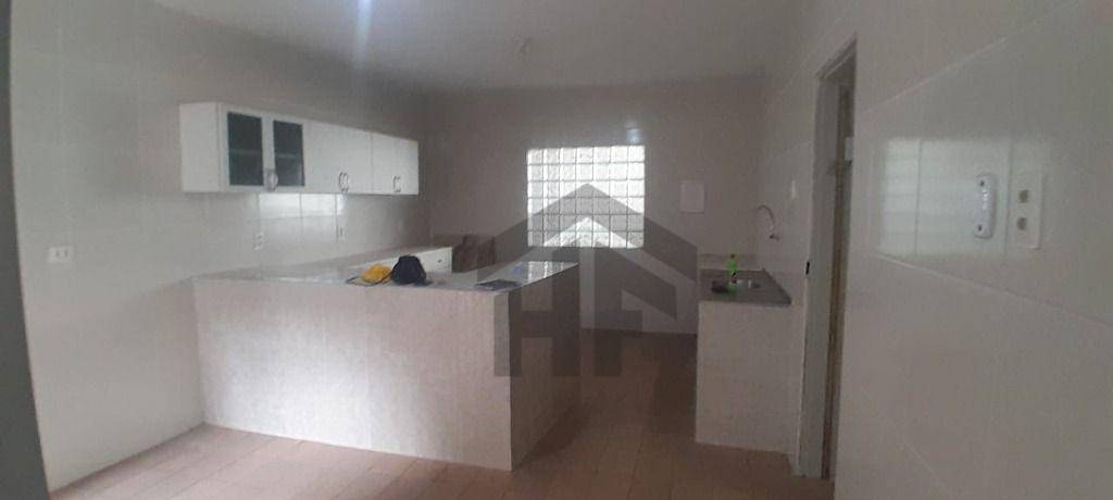 Casa para alugar com 3 quartos, 314m² - Foto 10