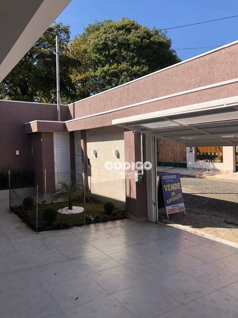 Casa à venda com 3 quartos, 300m² - Foto 2