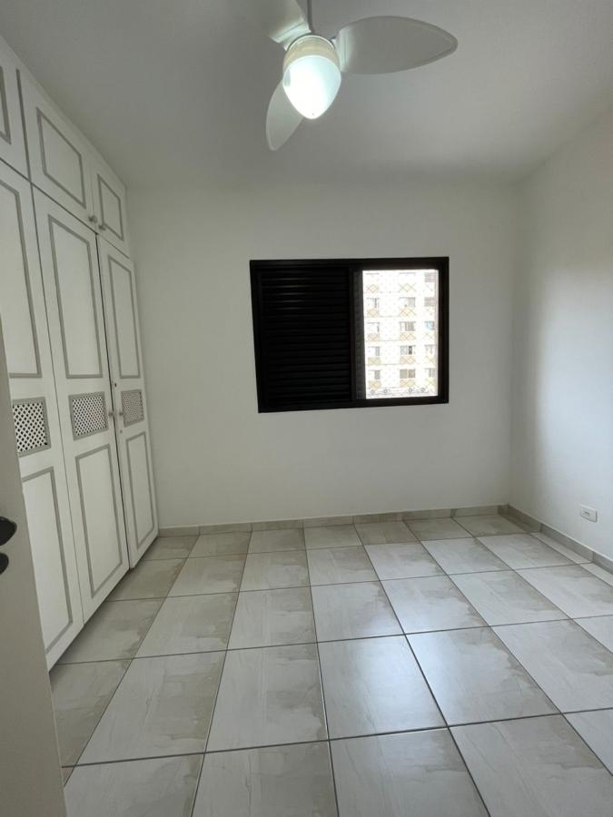 Apartamento para alugar com 3 quartos, 113m² - Foto 18