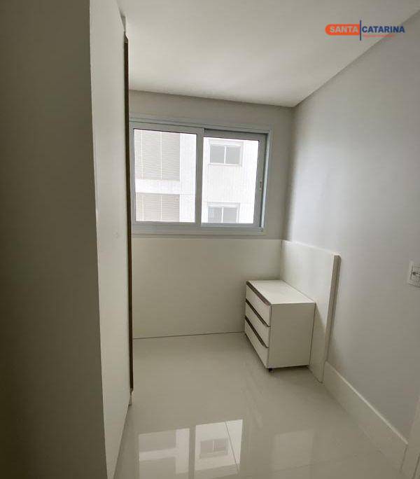 Apartamento à venda com 4 quartos, 237m² - Foto 12