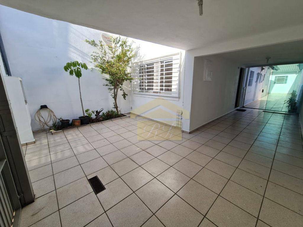 Casa à venda com 2 quartos, 180m² - Foto 2