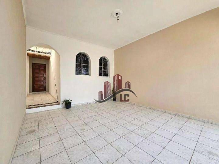 Casa à venda com 3 quartos, 220m² - Foto 8