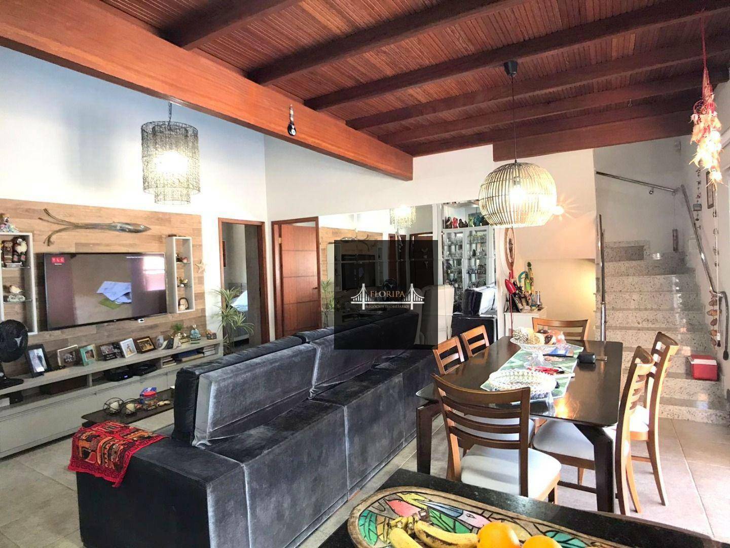 Casa à venda com 3 quartos, 261m² - Foto 2