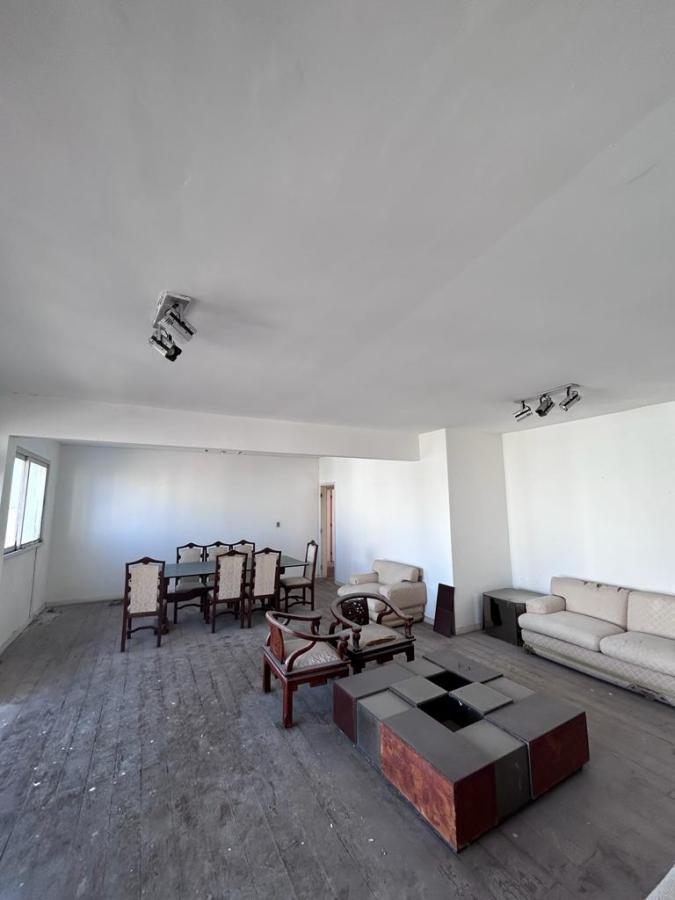 Apartamento à venda com 4 quartos, 183m² - Foto 1