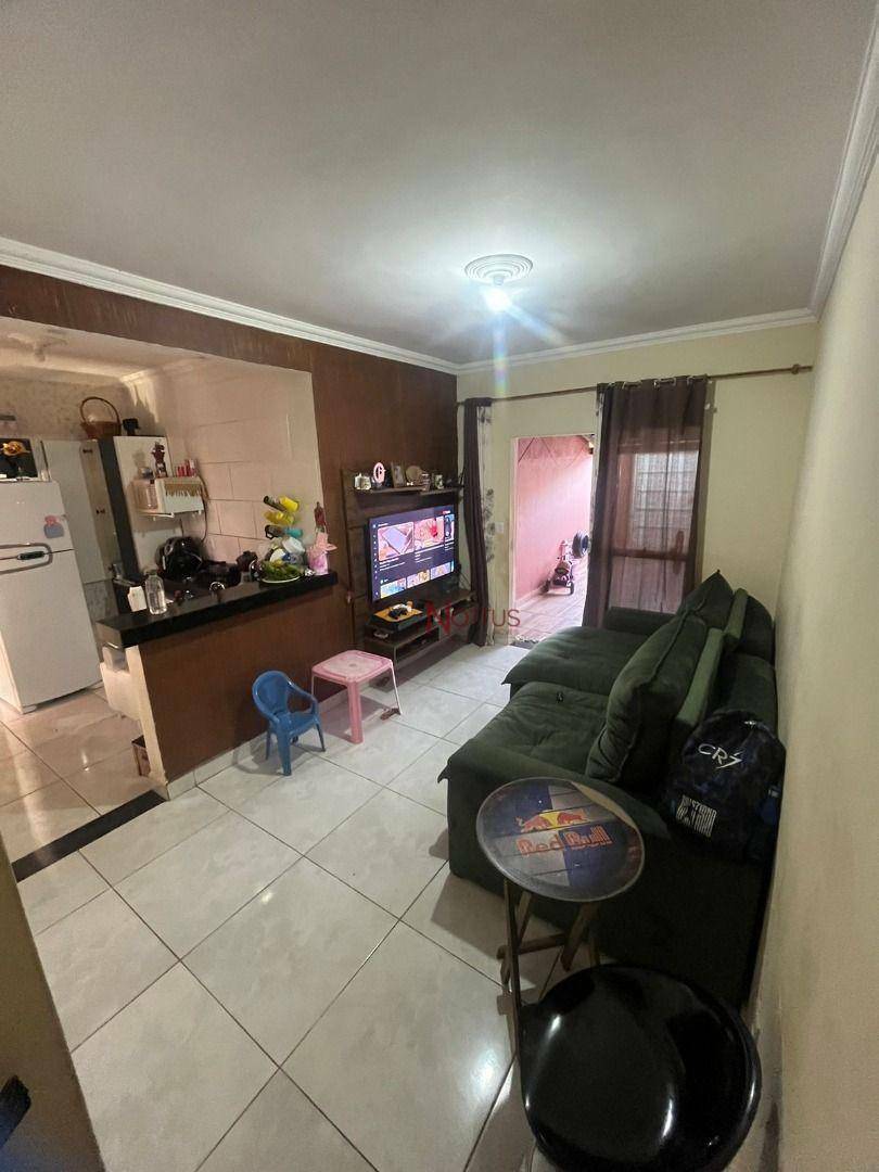 Casa à venda com 2 quartos, 100m² - Foto 4