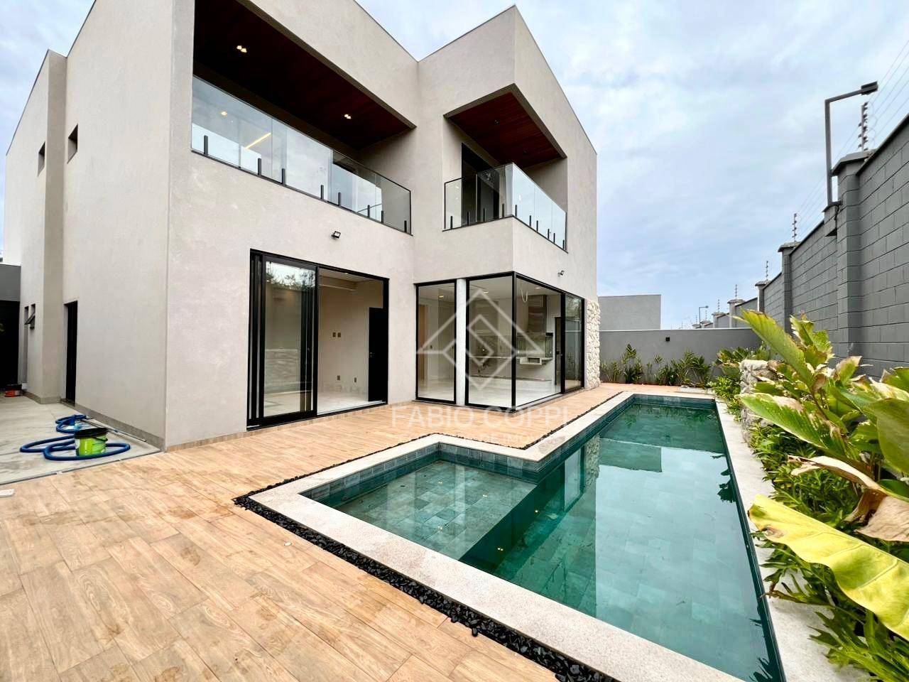 Casa de Condomínio, 4 quartos - Foto 1