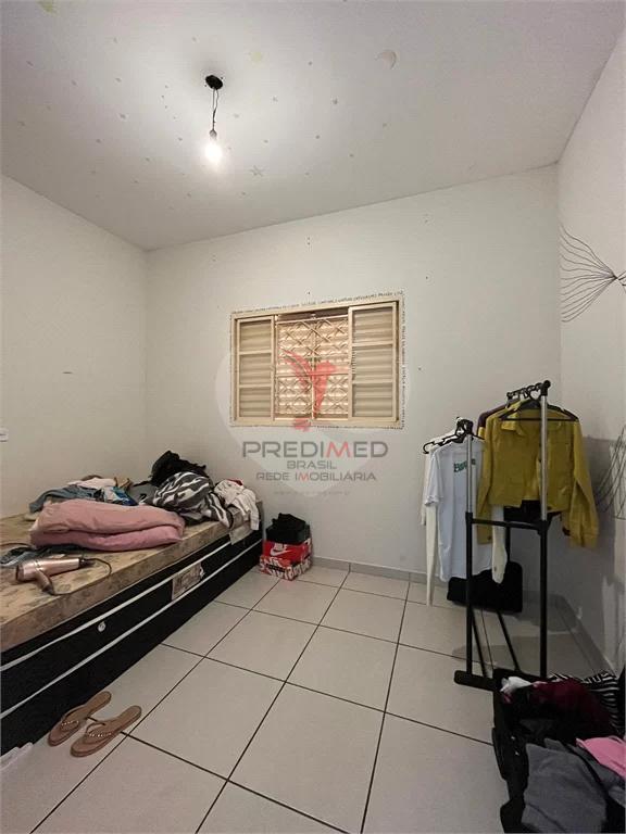 Casa à venda com 2 quartos, 90m² - Foto 2