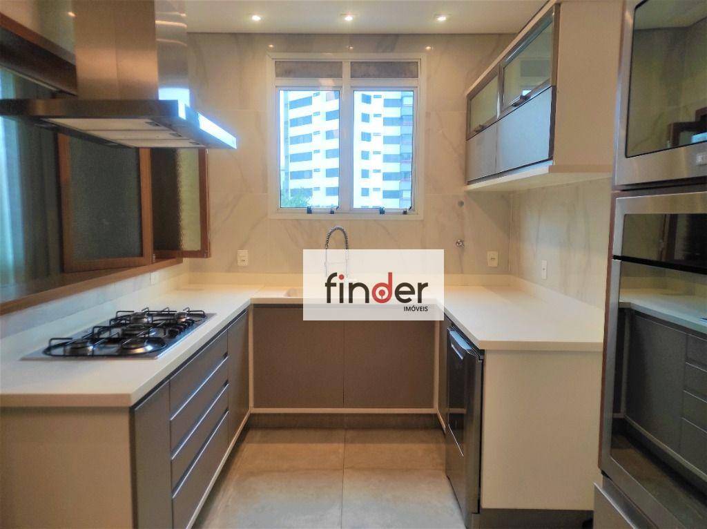 Apartamento à venda com 3 quartos, 226m² - Foto 4