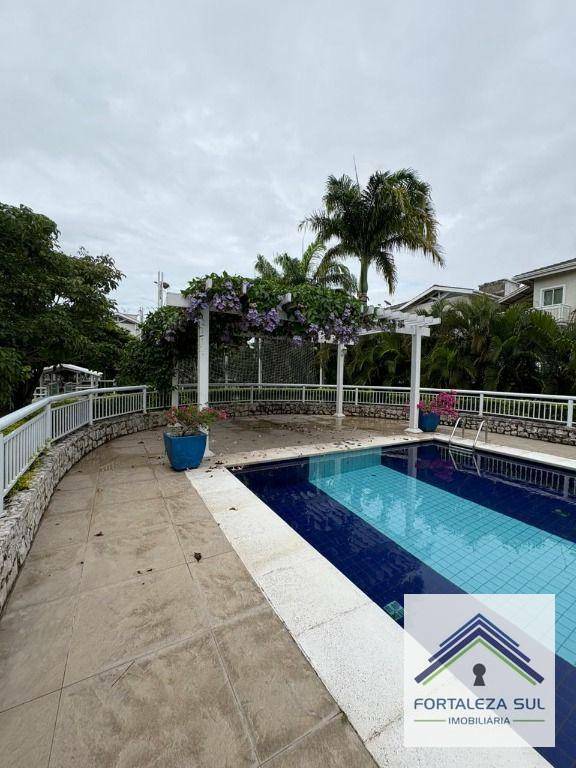 Casa de Condomínio à venda com 5 quartos, 307m² - Foto 29