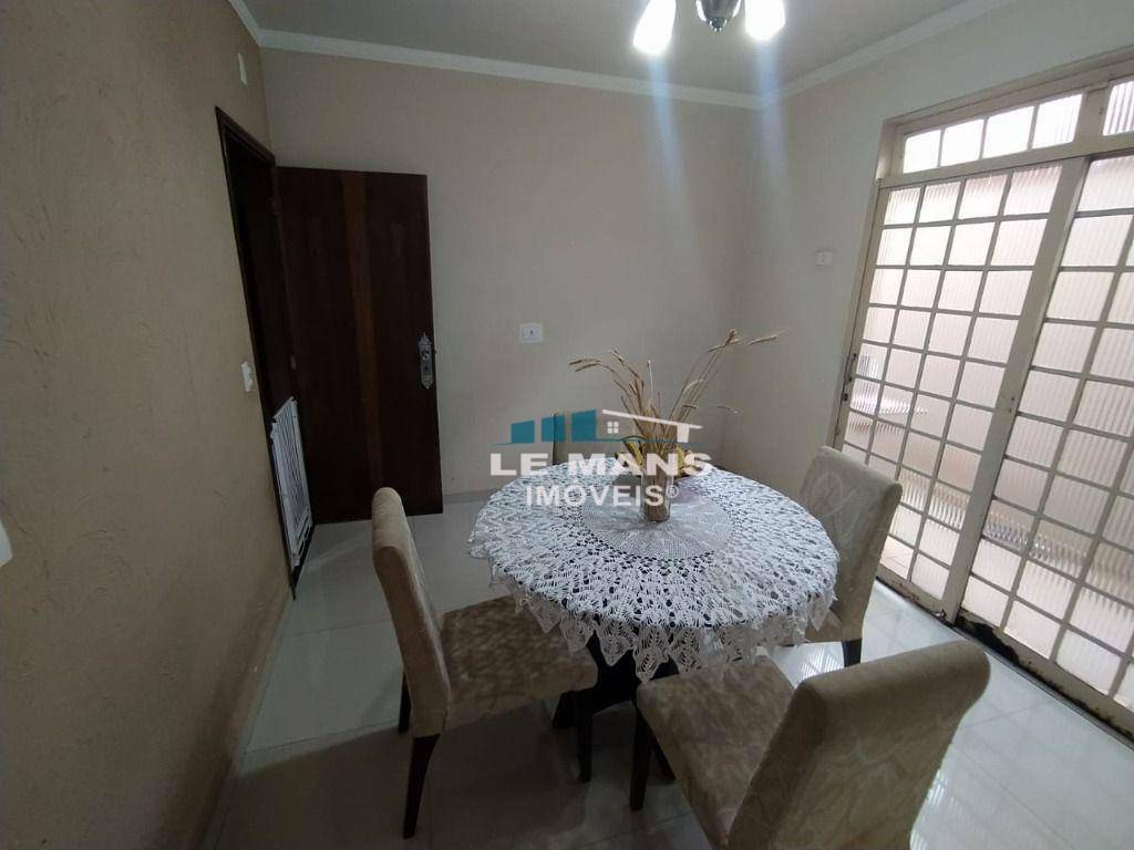 Casa à venda com 3 quartos, 157m² - Foto 10