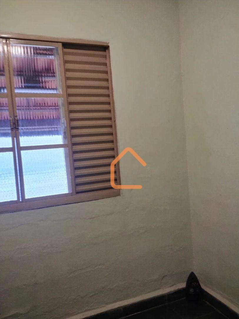 Casa à venda com 4 quartos, 80m² - Foto 10