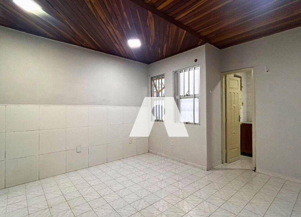 Casa para alugar com 5 quartos, 212m² - Foto 10