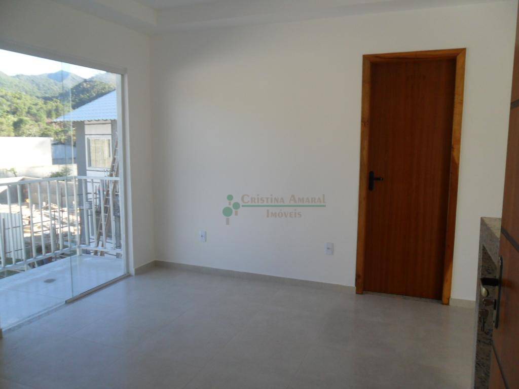 Casa à venda com 2 quartos, 50m² - Foto 8