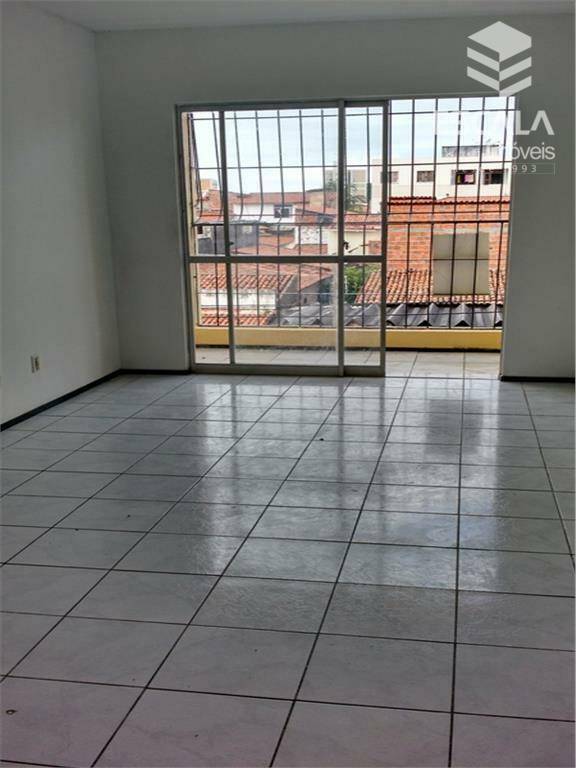 Apartamento para alugar com 2 quartos, 70m² - Foto 4