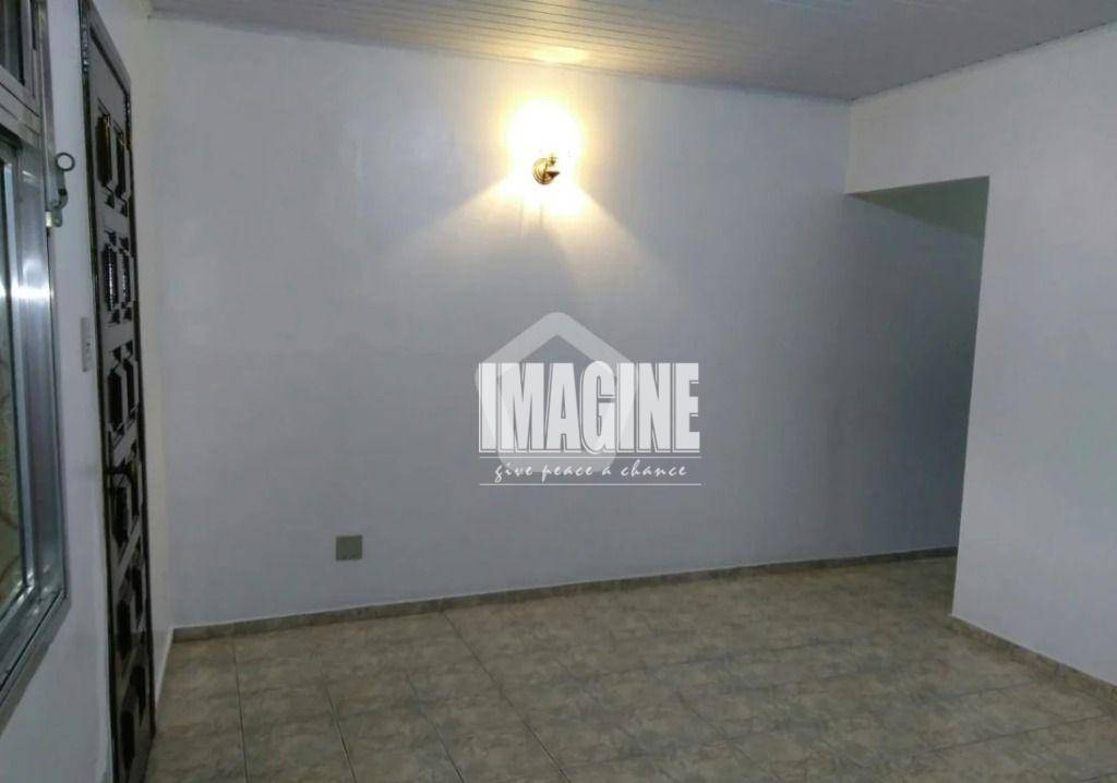 Casa à venda com 2 quartos, 215m² - Foto 3