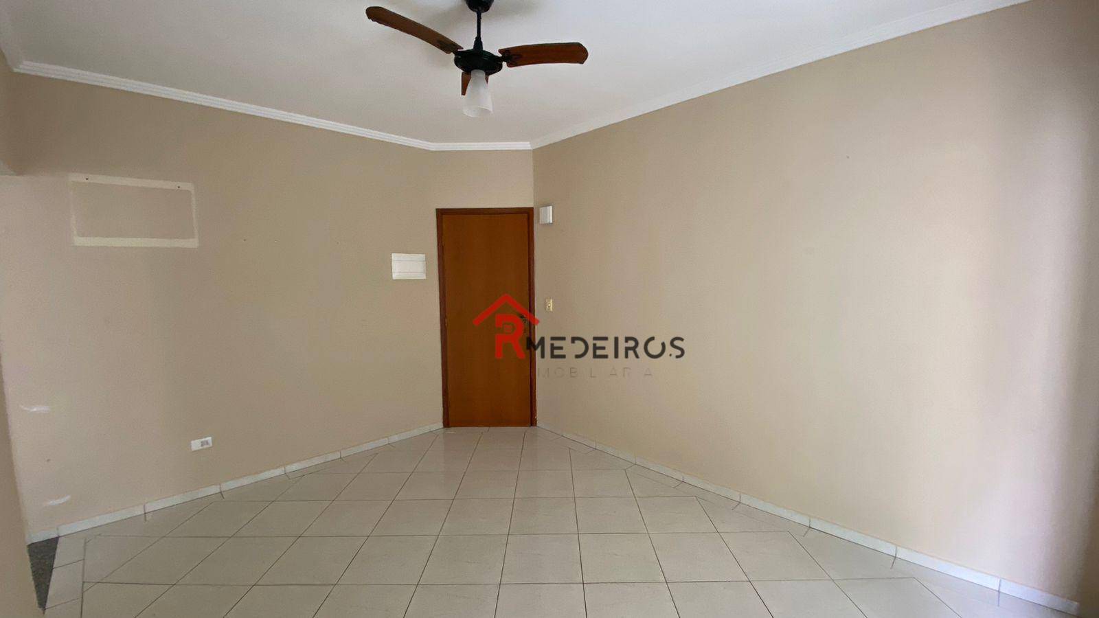 Apartamento à venda com 2 quartos, 75m² - Foto 3