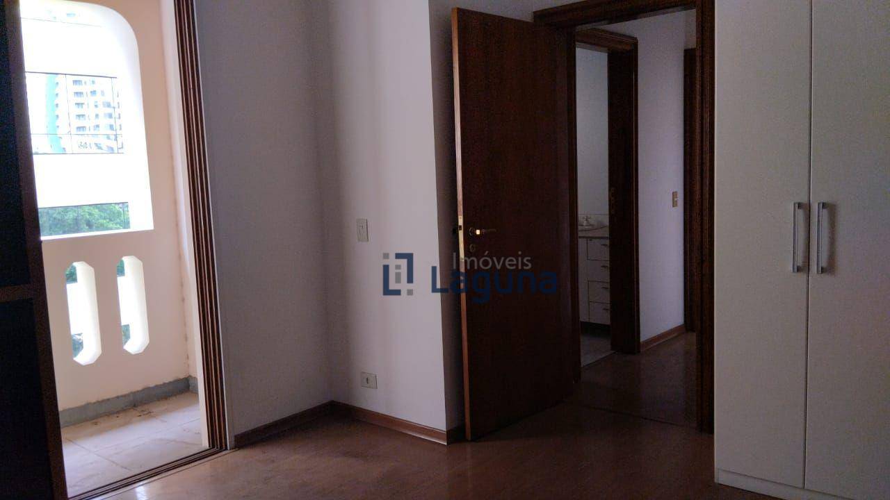 Apartamento para alugar com 4 quartos, 263m² - Foto 16