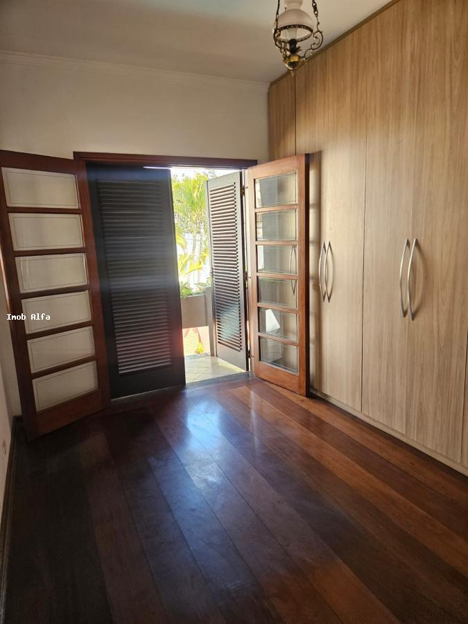 Casa de Condomínio à venda com 4 quartos, 300m² - Foto 31