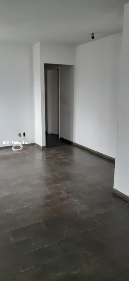 Casa à venda com 1 quarto, 170m² - Foto 3